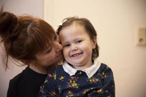 Alina með móður sinni Mariu