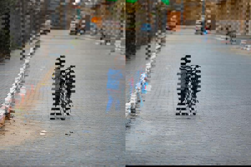 „Börn eiga að vera í skjóli fyrir sprengjum og öðrum árásum. Það þarf að vernda börnin. Þetta þarf að gerast strax,“ segir starfskona SOS í Palestínu.