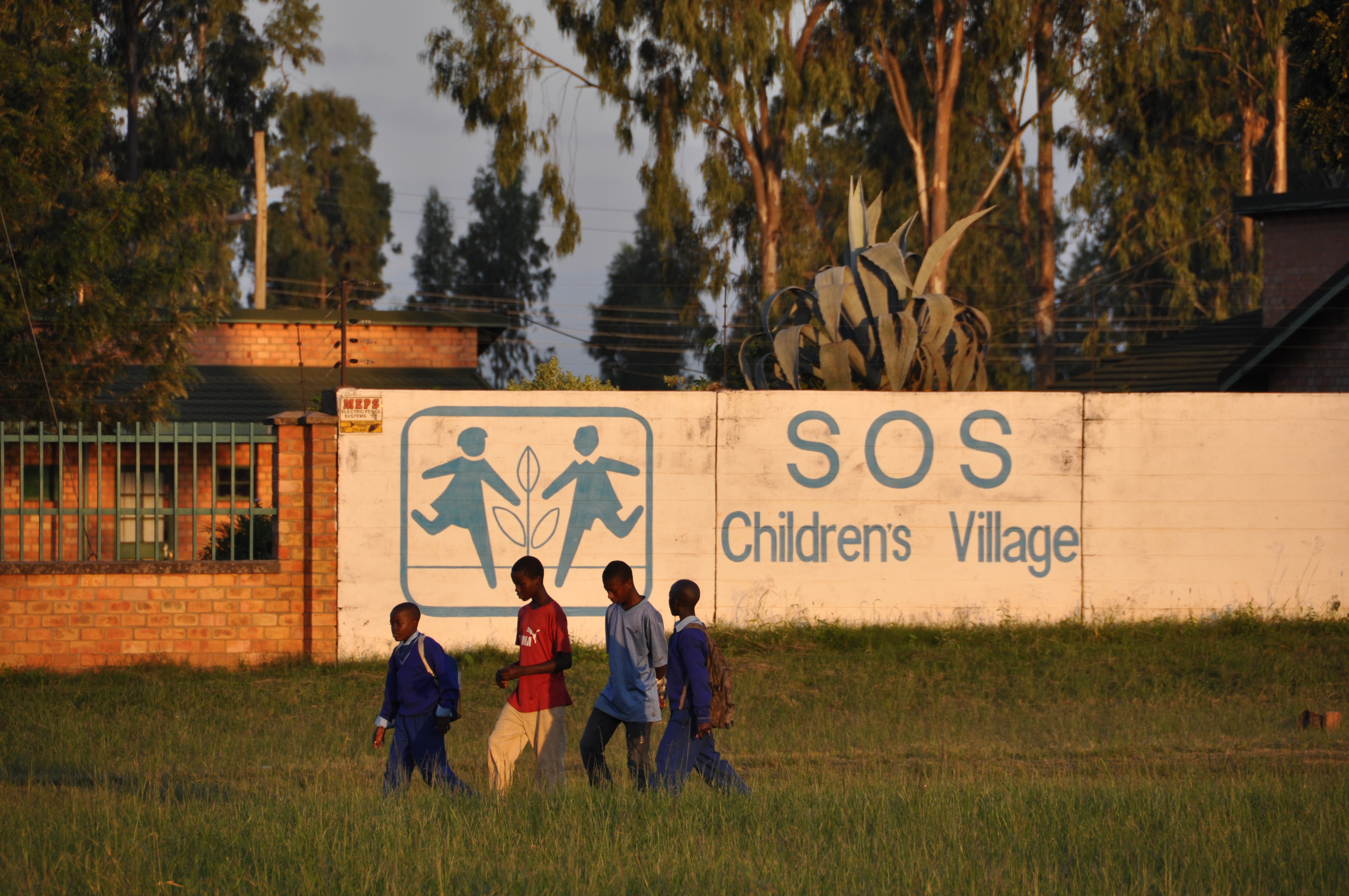 68.000 börn og ungmenni á framfæri SOS Barnaþorpanna