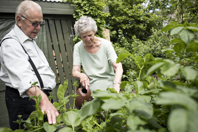 Jør­gensen hjón­in eru bú­sett í Hern­ing í Dan­mörku.