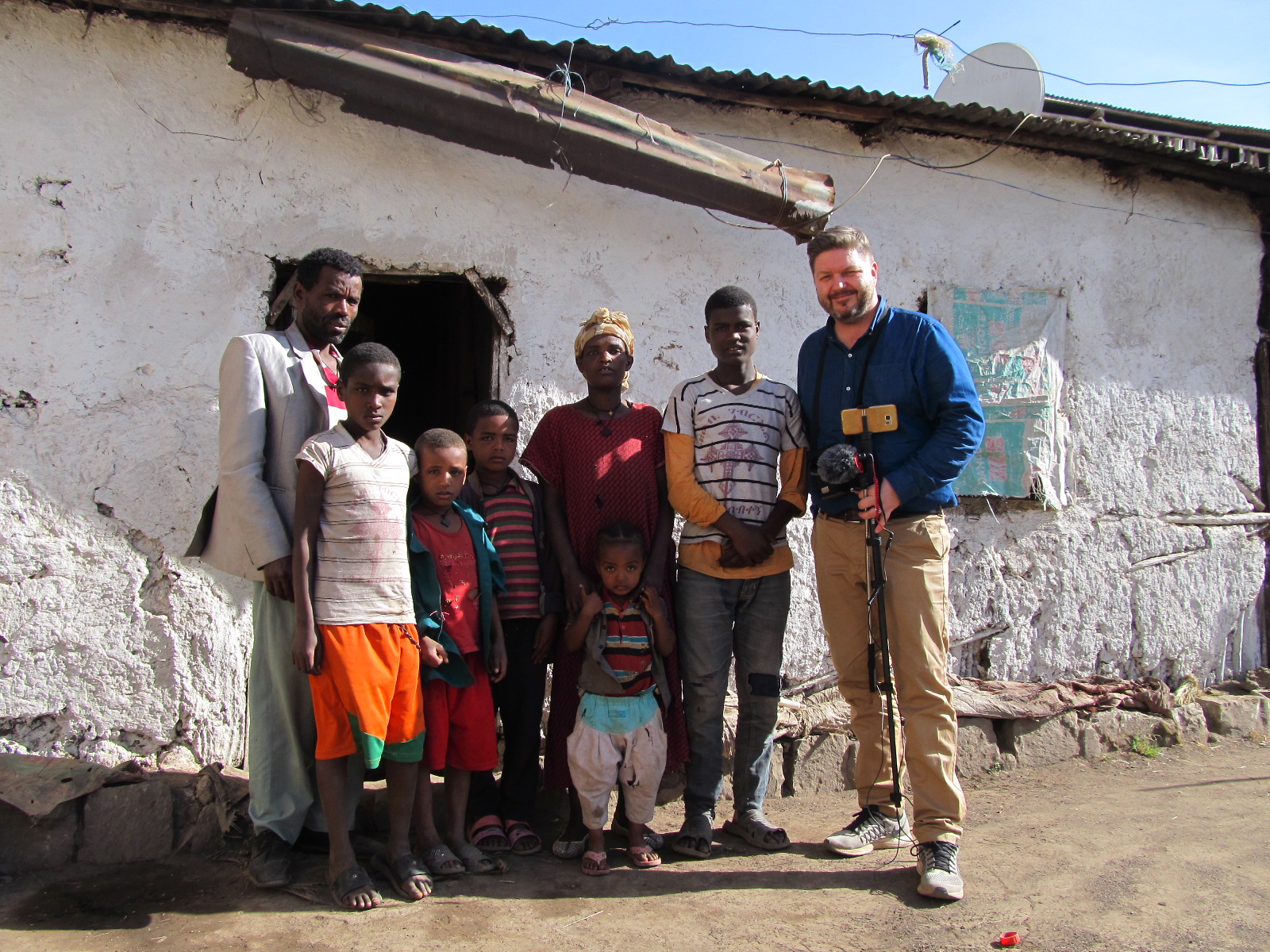 Sjö manna fjölskylda í 10 fm íbúð