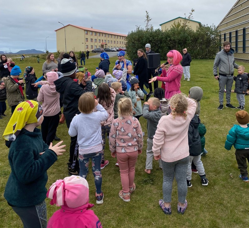 Íþróttaálfurinn og Solla stirða sáu um að halda uppi fjörinu.