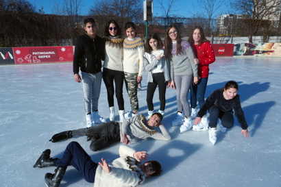 Þessi hlýlega jólagjöf frá Íslandi sló svo sannarlega í gegn hjá börnunum og ungmennunum í SOS barnaþorpinu í Hemeius.