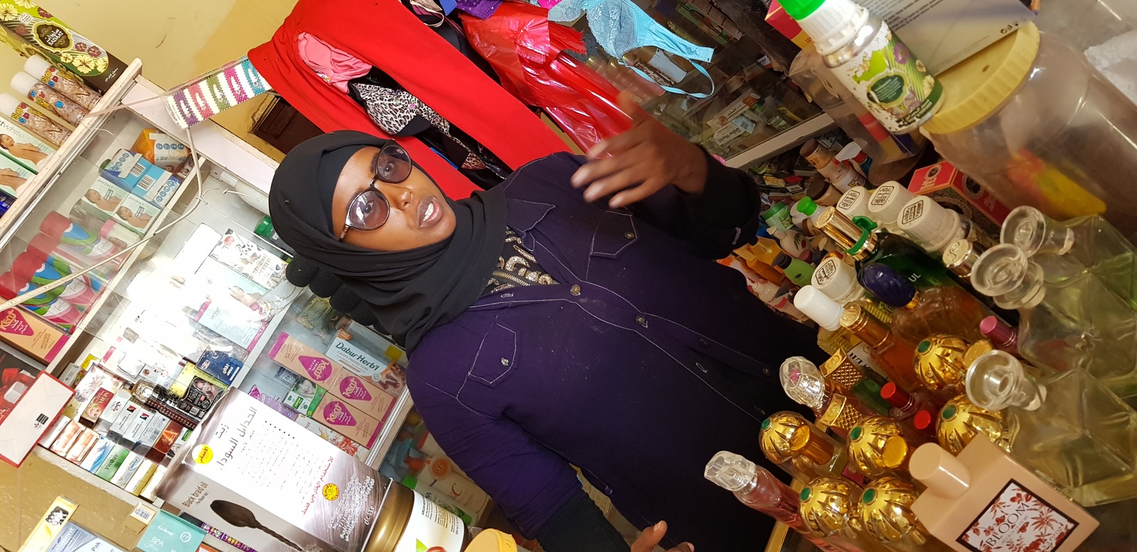 Þessi unga kona stofnaði verslun í Mogadishu eftir að hún útskrifaðist úr þjálfun.