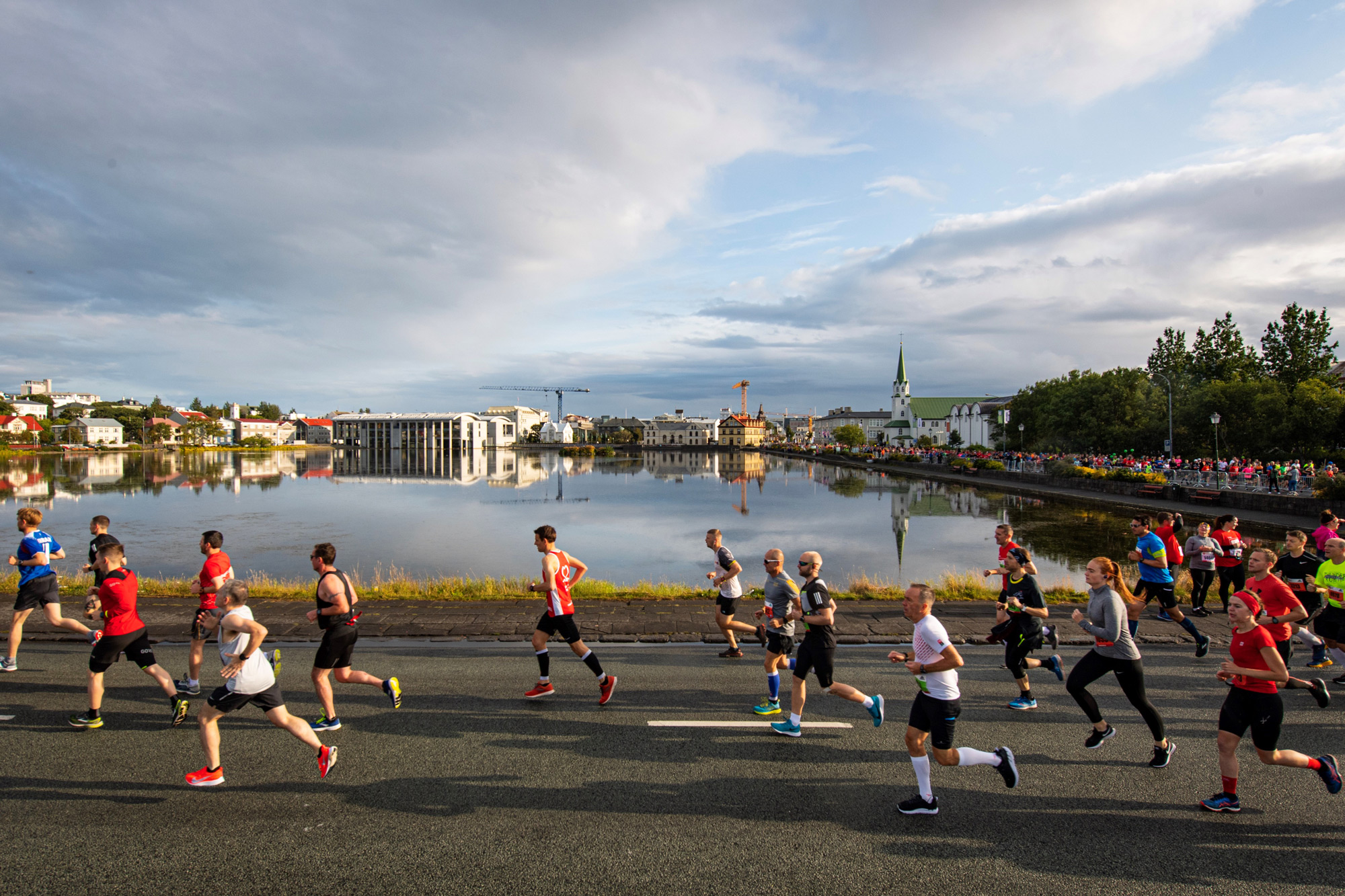 Maraþoninu aflýst en söfnun heldur áfram