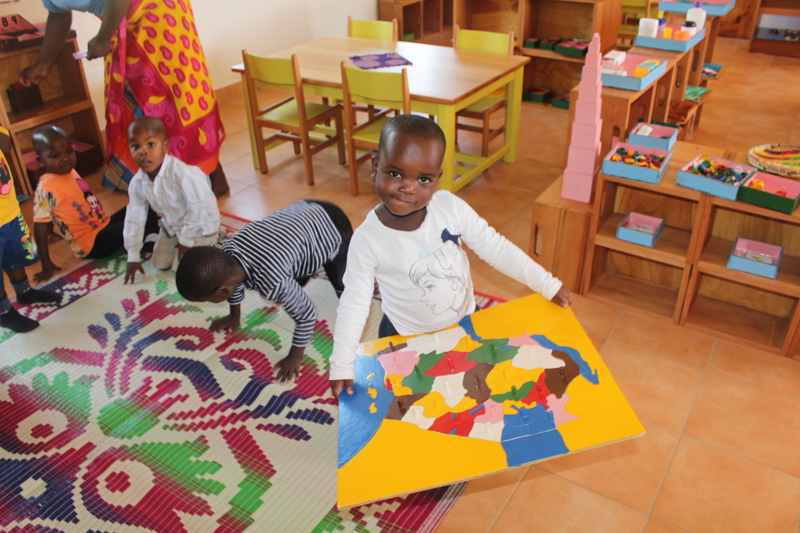 Wazo er áhugasöm um landafræði.