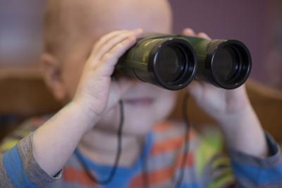 Pavel finnst spennandi að horfa í sjónauka