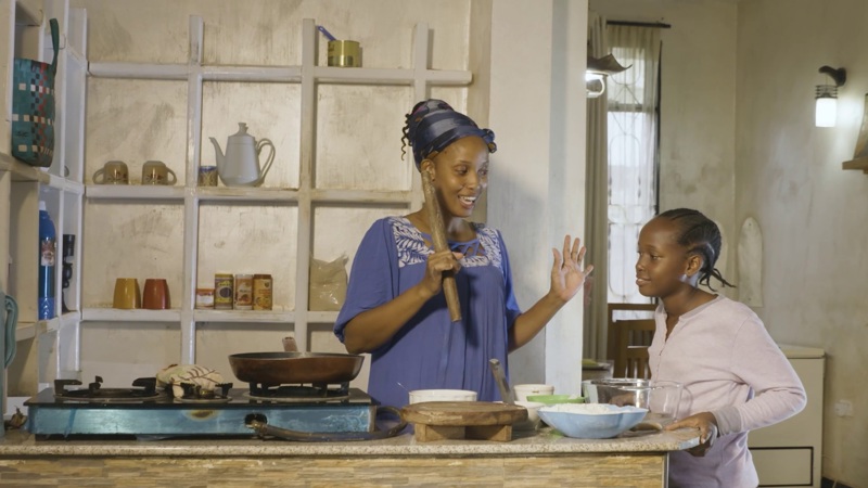 Abby tók viðtal við móður sína um mikilvægi náinna tengsla. Þær bökuðu meðan á viðtalinu stóð.