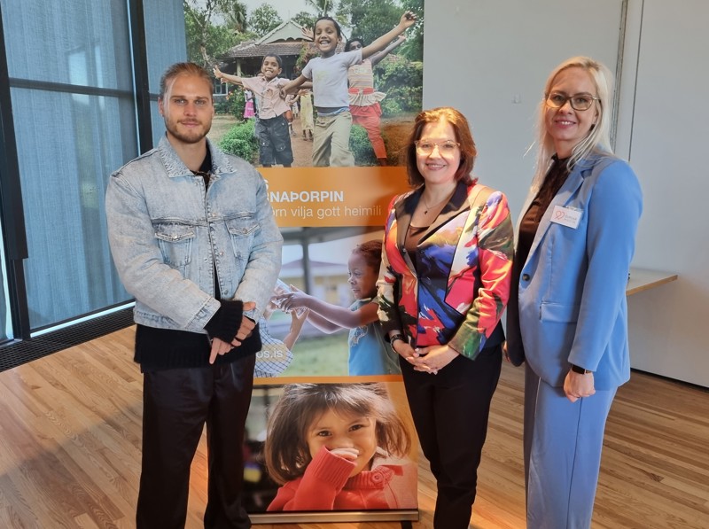 Rúrik Gíslason og Eliza Reid, velgjörðasendiherrar SOS ásamt Karólínu.