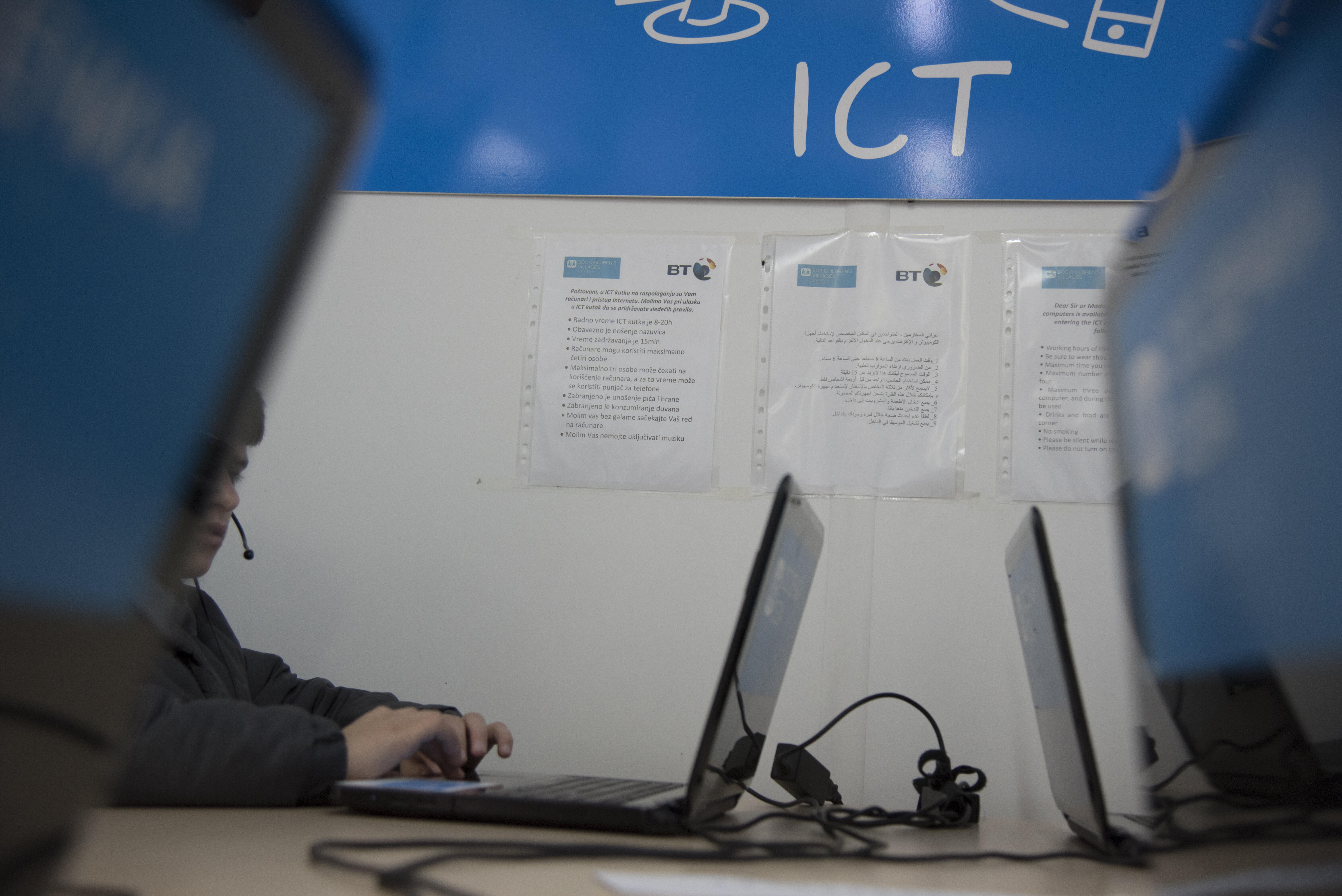 Tilkynning vegna netárásar